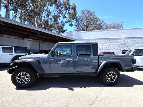 New 2026 Jeep Gladiator Rubicon w/ Steel Power Dome Hood Package AWD/4WD image 2