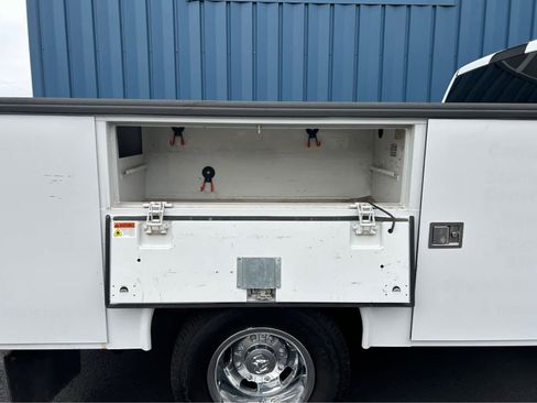 Used 2022 RAM 3500 Tradesman w/ Chrome Appearance Group image 35