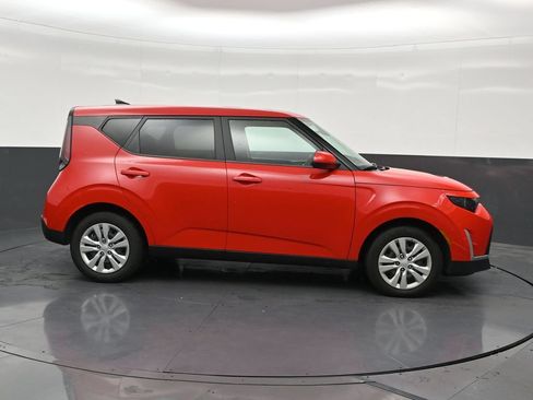 Used 2023 Kia Soul LX FWD image 7