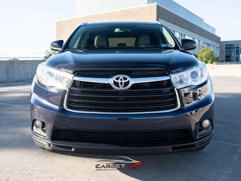 Used 2016 Toyota Highlander XLE image 2