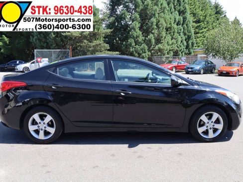 Used 2013 Hyundai Elantra GLS FWD image 9