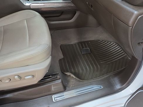 Used 2022 Chevrolet Silverado 1500 LTZ w/ LTZ Convenience Package II image 15