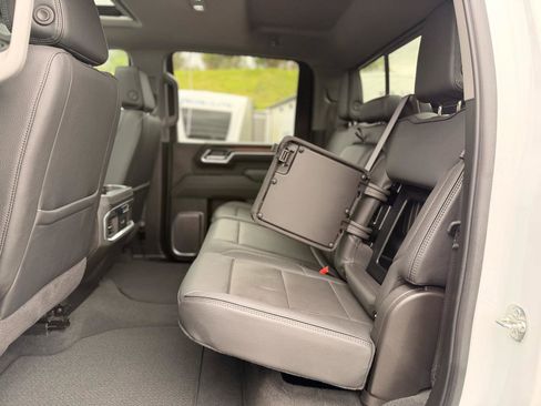 Used 2025 GMC Sierra 3500 Denali AWD/4WD image 18