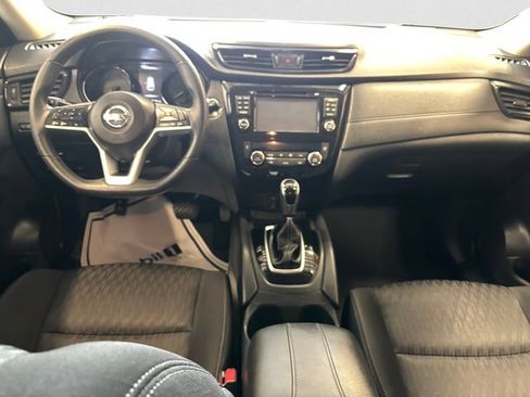 Used 2017 Nissan Rogue SV w/ SV Premium Package AWD/4WD image 11