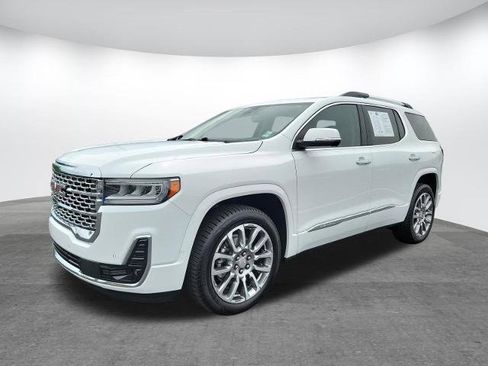 Used 2023 GMC Acadia Denali w/ Denali Ultimate Package AWD/4WD image 3