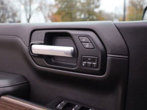 Used 2020 Chevrolet Silverado 1500 High Country image 16