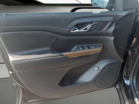 Certified 2021 GMC Acadia SLE w/ Driver Convenience Package FWD image 8