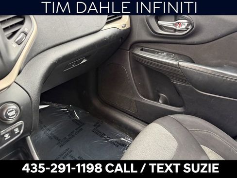 Used 2014 Jeep Cherokee Latitude image 11