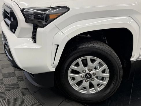 Certified 2026 Toyota Tacoma SR5 AWD/4WD image 5