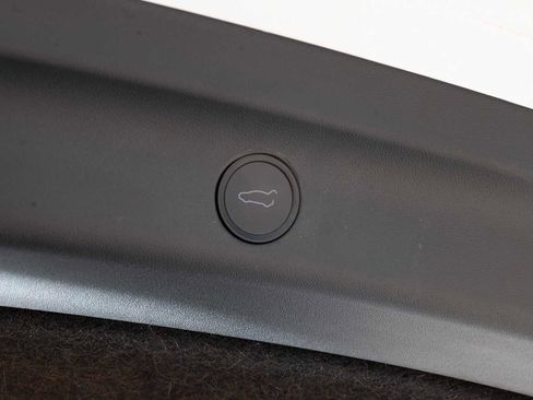 Used 2021 Tesla Model Y Long Range image 28