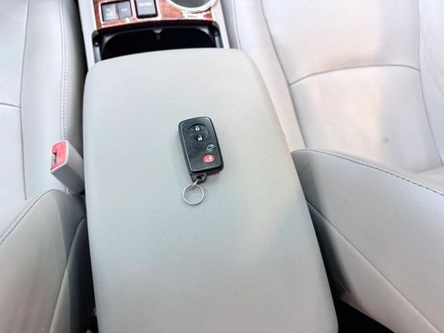 Used 2013 Toyota Highlander Limited w/ Protection Pkg AWD/4WD image 22