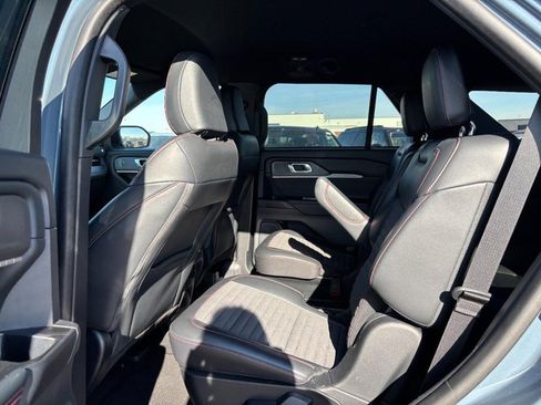 Used 2025 Ford Explorer ST-Line image 13