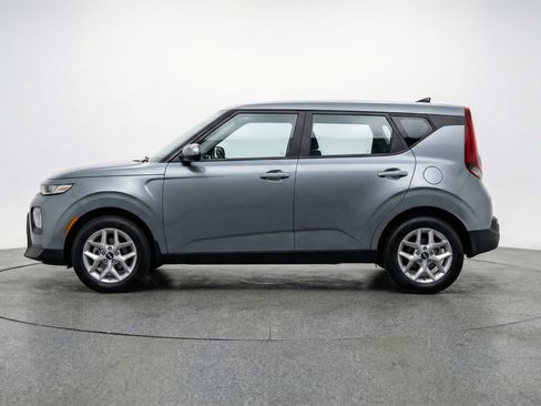 Used 2025 Kia Soul LX w/ LX Technology Package image 5