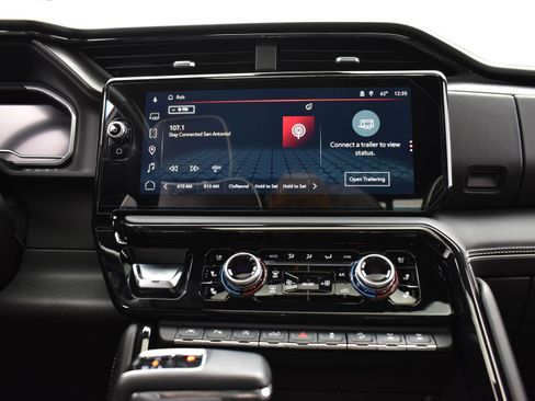 Used 2023 GMC Sierra 1500 AT4X image 16