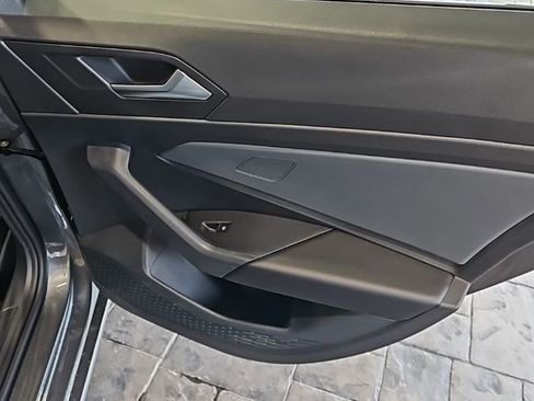 New 2026 Volkswagen Jetta SE FWD image 15