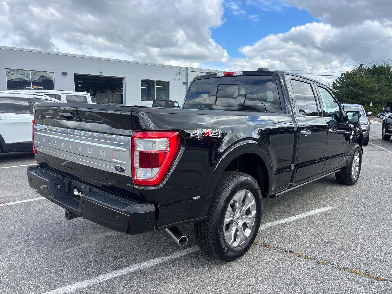 Used 2022 Ford F150 Platinum w/ Equipment Group 701A High AWD/4WD image 3