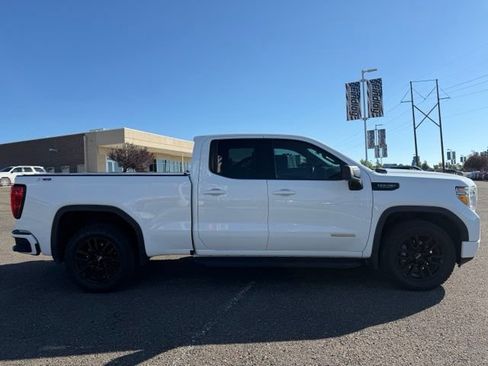 Used 2022 GMC Sierra 1500 Elevation w/ X31 Off-Road Package AWD/4WD image 4