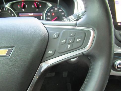 Used 2020 Chevrolet Equinox LT FWD image 21