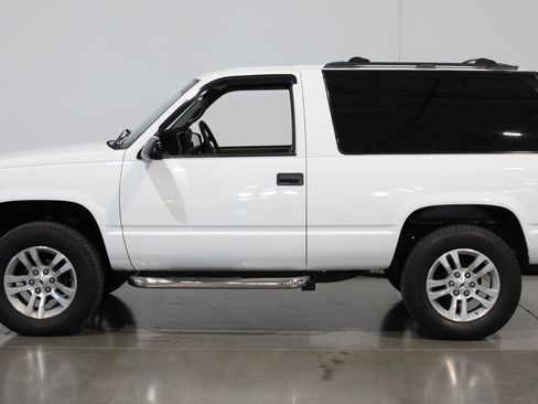 Used 1999 Chevrolet Tahoe 4WD 2-Door w/ Skid Plate Pkg image 26