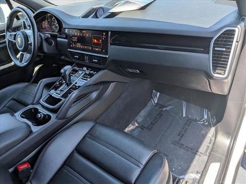 Used 2023 Porsche Cayenne AWD/4WD image 23