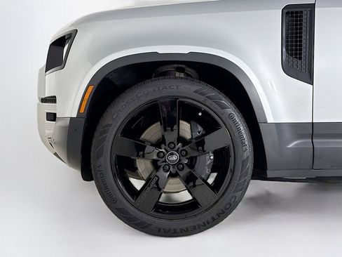 Used 2023 Land Rover Defender 110 SE AWD/4WD image 27