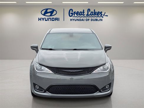 Used 2020 Chrysler Pacifica Touring w/ S Appearance Package image 8