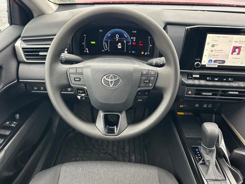 Used 2026 Toyota Camry LE image 14