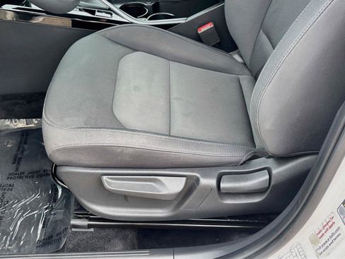 Used 2025 Kia Niro LX FWD image 18