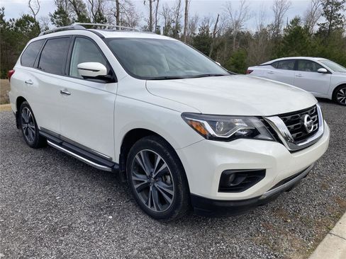 Used 2019 Nissan Pathfinder Platinum w/ Cargo Package image 2