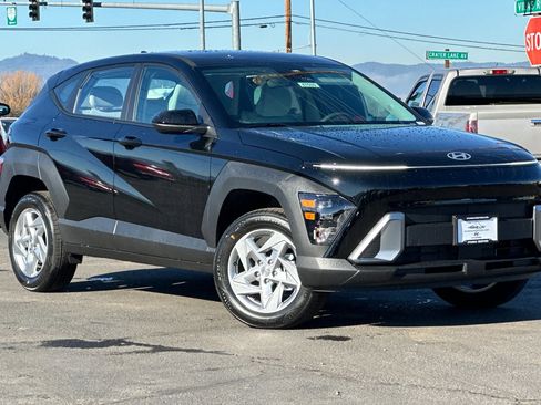 New 2026 Hyundai Kona SE image 2