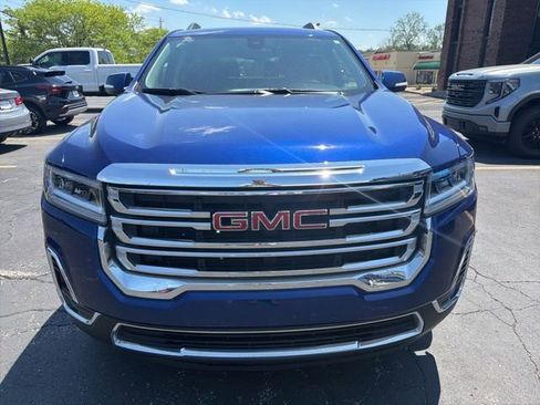 Used 2023 GMC Acadia SLE w/ Driver Convenience Package FWD image 2