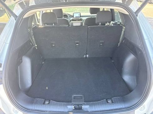 Used 2022 Ford Escape SE w/ SE Sport Appearance Package FWD image 24
