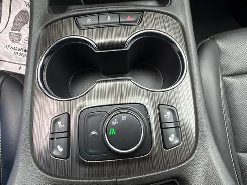 Used 2023 GMC Acadia SLT FWD image 21