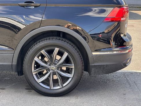 Used 2023 Volkswagen Tiguan SE image 42