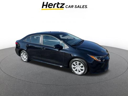 Used 2025 Toyota Corolla LE image 1