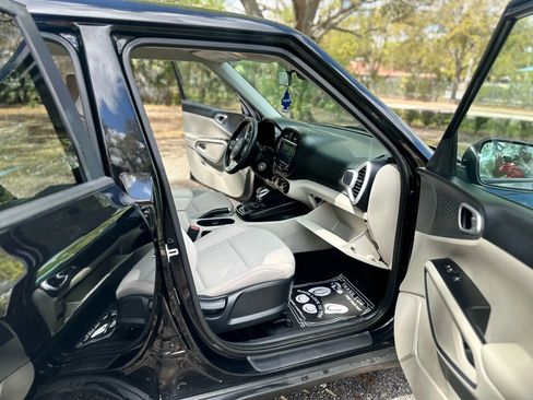 Used 2020 Kia Soul S FWD image 6