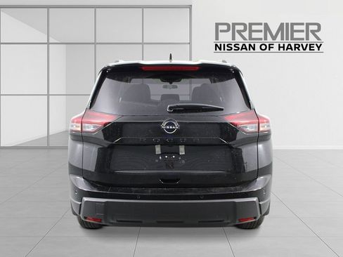 New 2026 Nissan Rogue SV FWD image 4