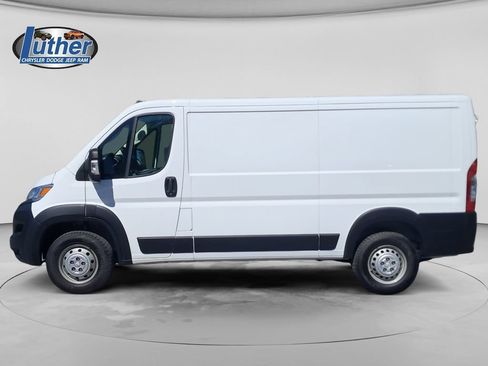 Used 2025 RAM ProMaster 2500 w/ Convenience Group FWD image 2