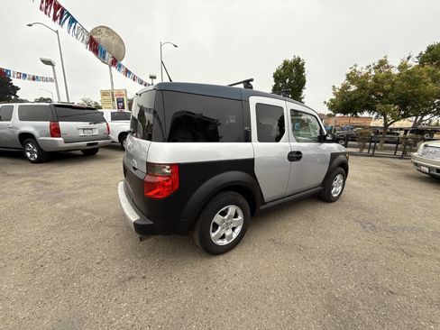 Used 2005 Honda Element EX image 11