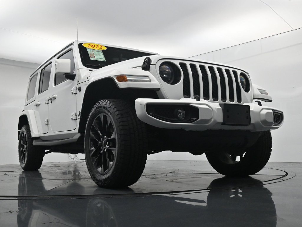 Used 2022 Jeep Wrangler Unlimited Sahara AWD/4WD image 32