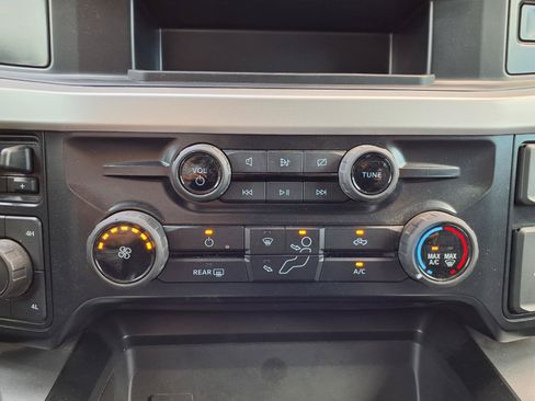 Used 2024 Ford F250 XLT w/ FX4 Off-Road Package AWD/4WD image 23