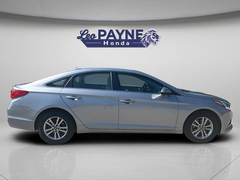 Used 2017 Hyundai Sonata SE FWD image 4