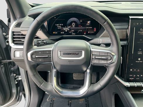 Used 2026 GMC Acadia Denali AWD/4WD image 11