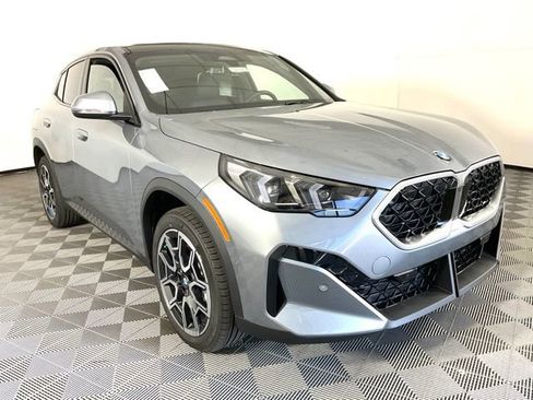 New 2025 BMW X2 xDrive28i w/ Convenience Package image 3