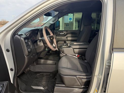 Used 2020 Chevrolet Silverado 2500 Custom w/ Custom Value Package image 10