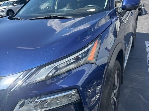 Used 2023 Nissan Rogue SL w/ SL Premium Package FWD image 2