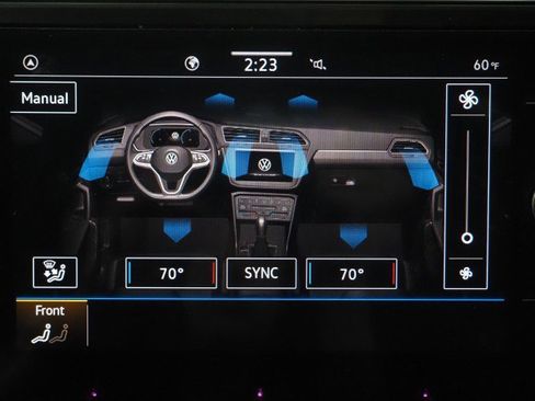 Used 2022 Volkswagen Tiguan SE image 32