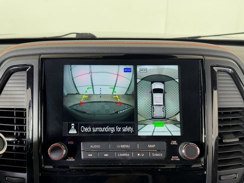 Used 2021 Nissan Titan PRO-4X w/ Pro-4x Convenience Package image 13