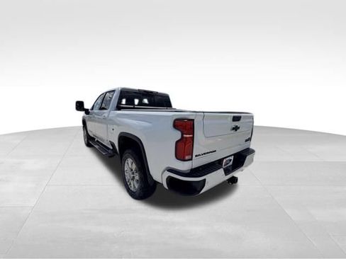 Used 2024 Chevrolet Silverado 2500 High Country w/ High Country Premium Package AWD/4WD image 3