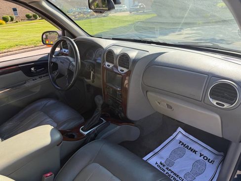 Used 2004 GMC Envoy SLT AWD/4WD image 7
